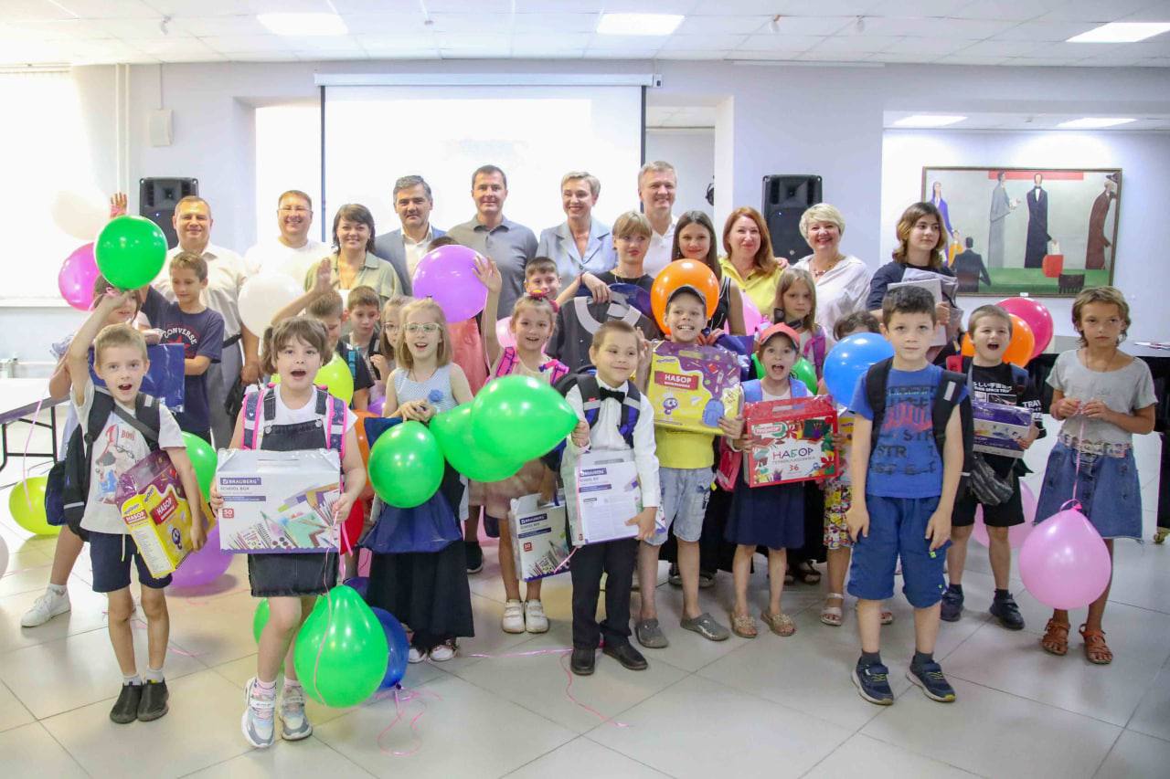 В Люберцах «Единая Россия» дала старт ежегодной акции «Собери ребенка в школу»
